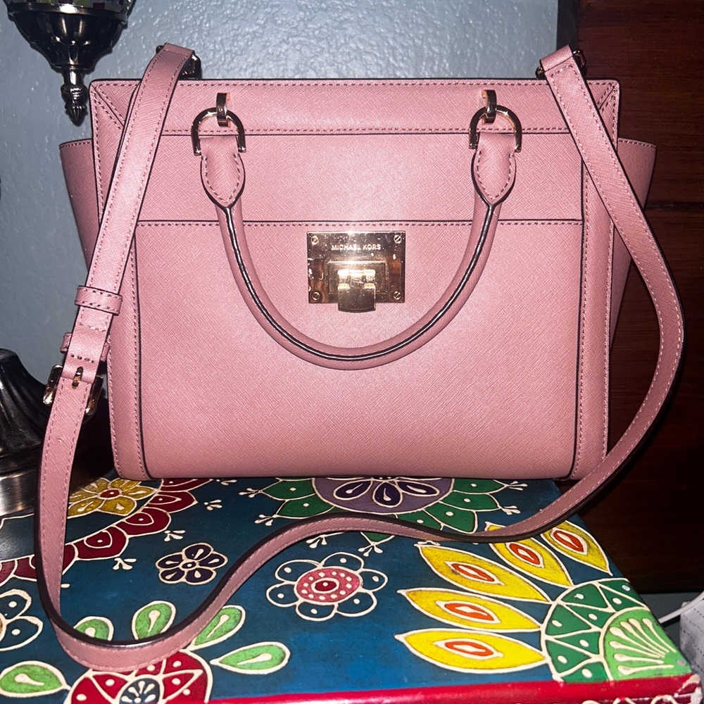 Michael Kors Mauve Medium Sized Purse with Shoulder Strap